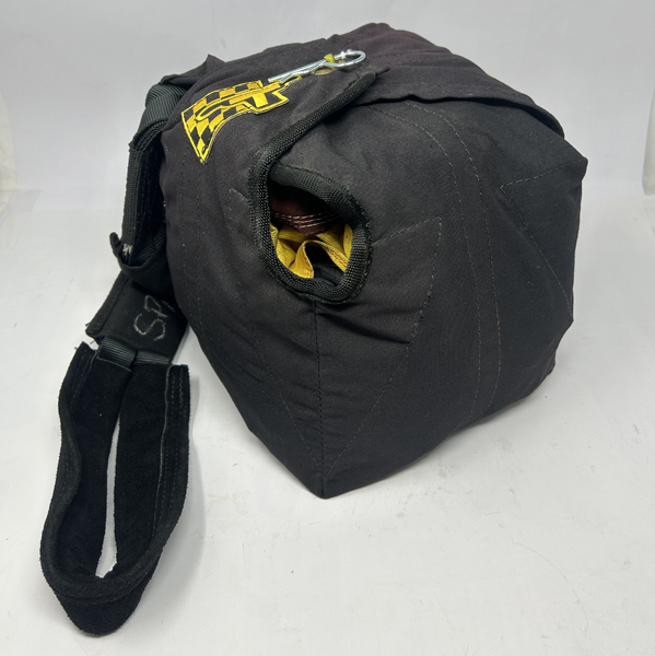 TAYLORQuad CrossForm Chute - 14ft - Funny Car or Dragster. From 200 - 300 mphBlack Nomex Pack. Black Canopy