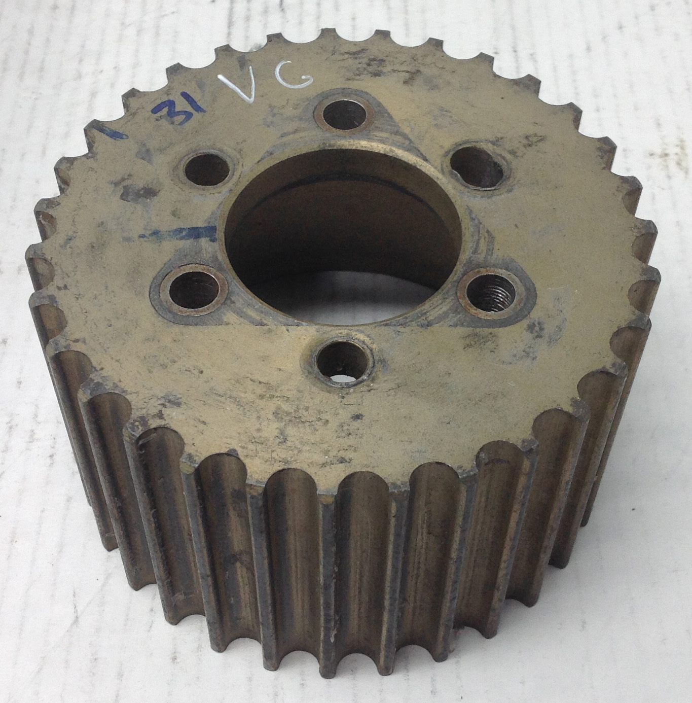 13.9mm BLOWER PULLEY 31T - 3.20in Wide Magnesium 1 Oblong Bolt Hole